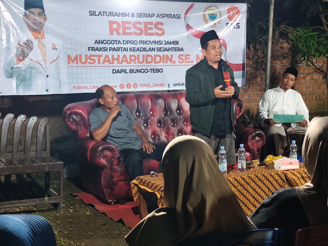 Dari Pertanian hingga Generasi Muda, Mustaharuddin Serap Aspirasi Warga Tebo hingga Malam Hari