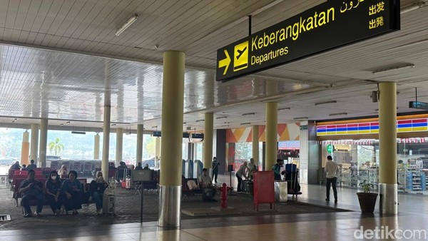 Kabut Asap Pekat Ganggu Jadwal Penerbangan di Bandara Sultan Thaha Jambi