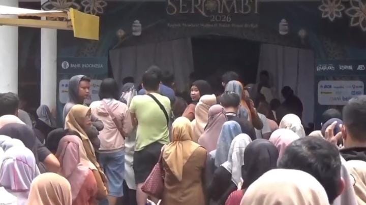 Tradisi Penukaran Uang untuk Lebaran Idulfitri Ramai Diburu Warga