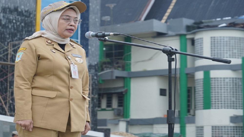 Pj Wali Kota Jambi Serahkan Bantuan Cadangan Beras Pemerintah di Kelurahan Tanjung Sari