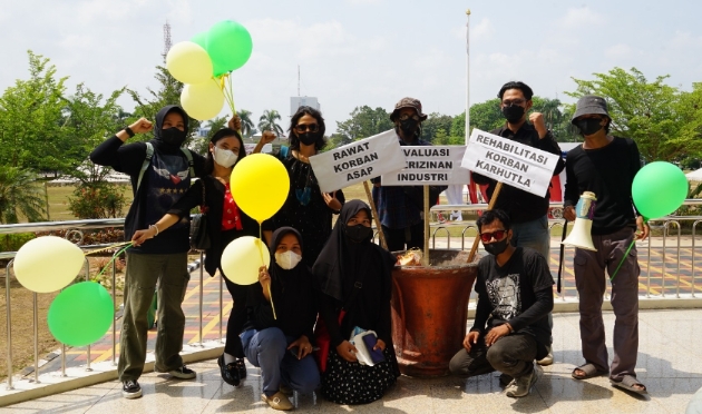 Aksi Kreatif Bersihkan Asap : Karhutla Ancam Kesehatan Warga Jambi 