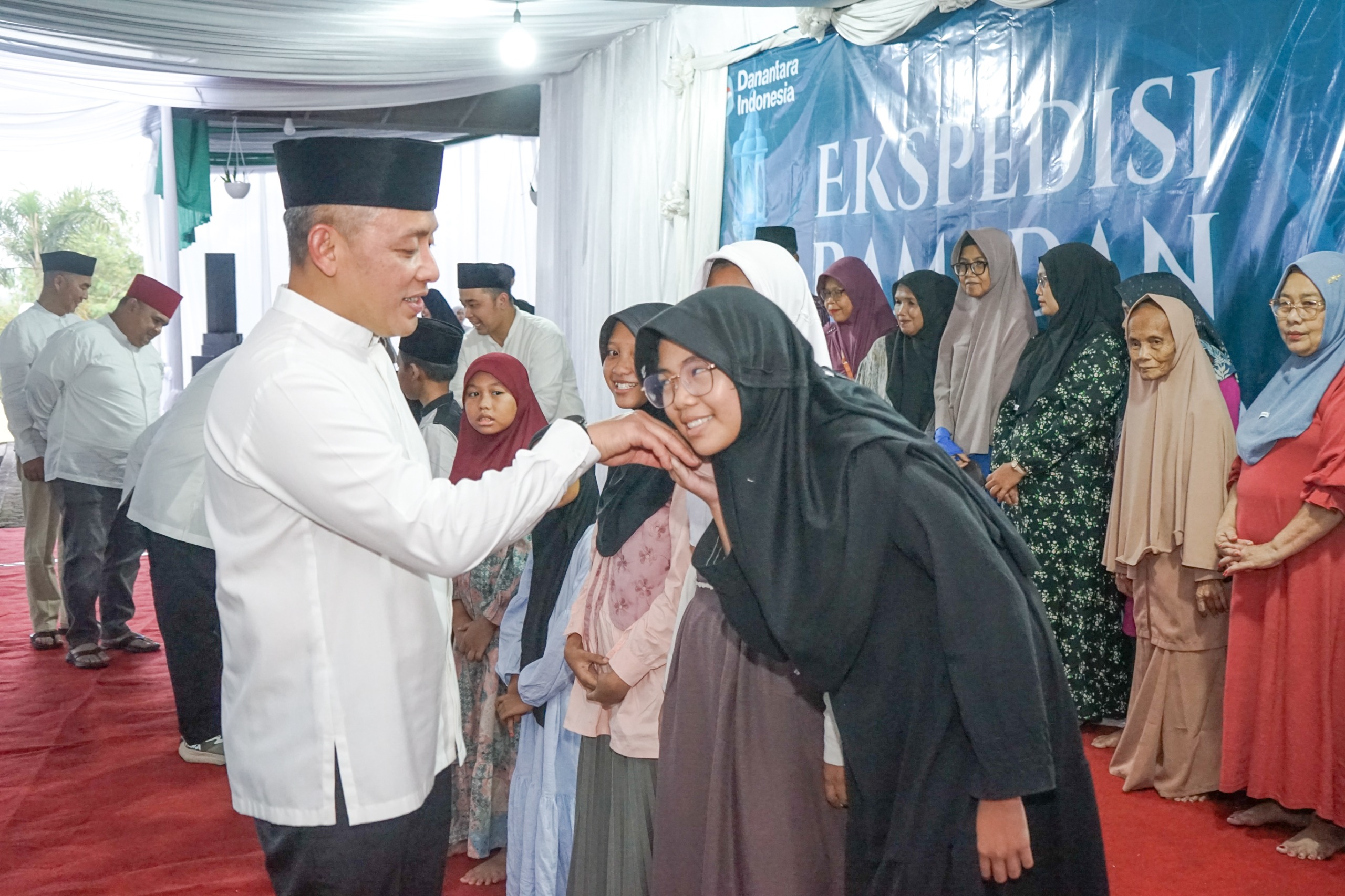 Ekspedisi Ramadhan PTPN IV Regional IV Santuni Anak Yatim dan Kaum Dhuafa 