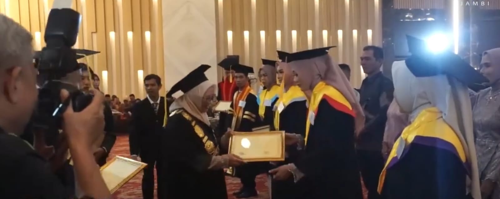 429 Mahasiswa Universitas Batanghari Mengikuti Wisuda Ke-55 Tahun 2024