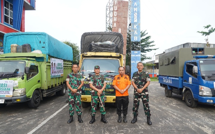 Danrem 042/Gapu Lepas Bansos Untuk Korban Bencana Sumatera Barat