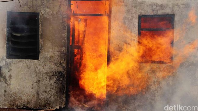 8 Arti Mimpi Rumah Kebakaran, Pertanda Baik atau Buruk?