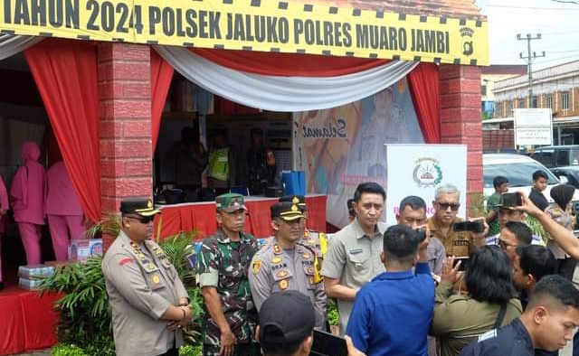 Sidak Pasar dan Pos Pengamanan, Pj Bupati Muaro Jambi Harapkan Semua Petugas Siap Siaga