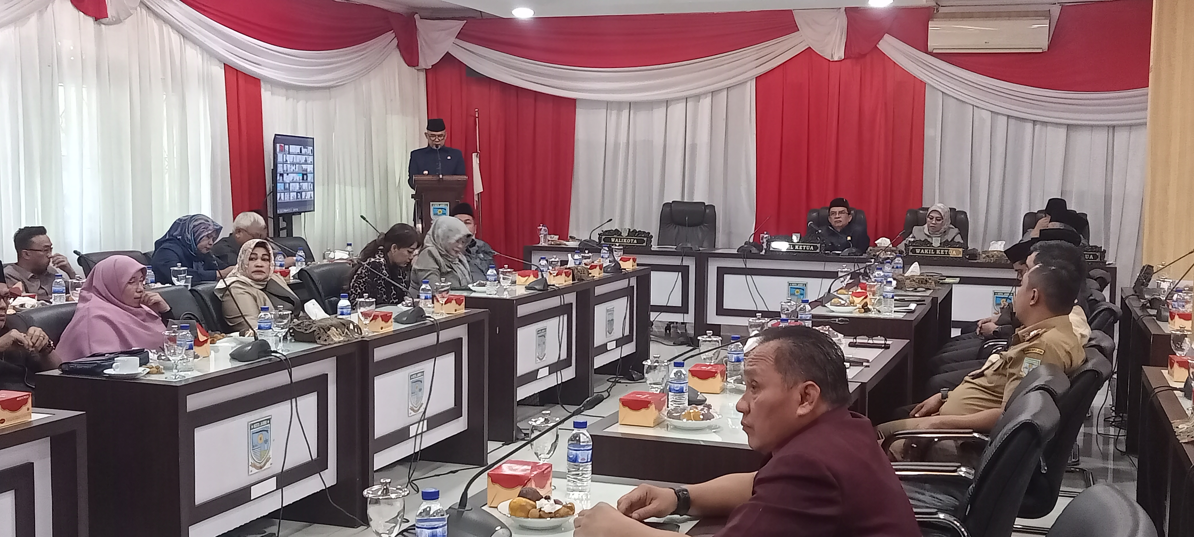 Eksekutif Berikan Jawaban Terhadap Pandangan Fraksi-Fraksi di DPRD Kota Jambi Terhadap P-APBD  