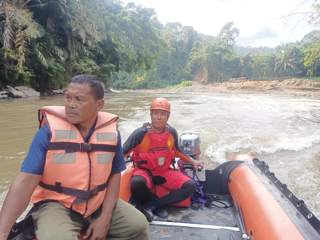Seoarang Bocah 12 Tahun Tenggelam terbawa arus saat berenang di Sungai Batang Merangin
