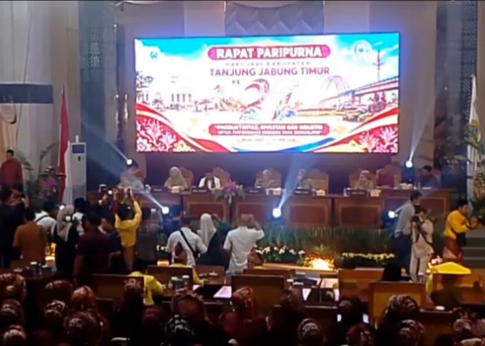 Paripurna HUT ke-27 Tanjab Timur, Ketua DPRD Serukan Sinergi untuk Kemajuan Daerah