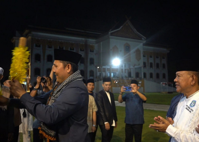 Lepas Pawai Takbir Iduladha, Bupati M. Syukur:  Mari Jaga Situasi Agar Tetap Aman dan Kondusif 