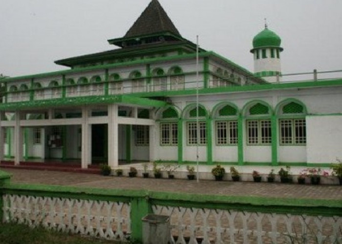 Masjid Al-Ihsaniyah di Jambi Dibangun Sejak Tahun 1880, Inilah Keunikan dan Interiornya