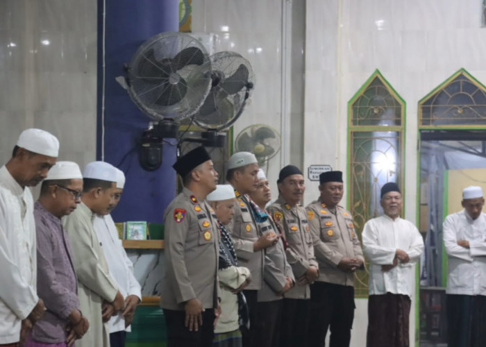 Wakapolres Tanjab Barat Pimpin Subuh Keliling, Pererat Silaturahmi dengan Masyarakat