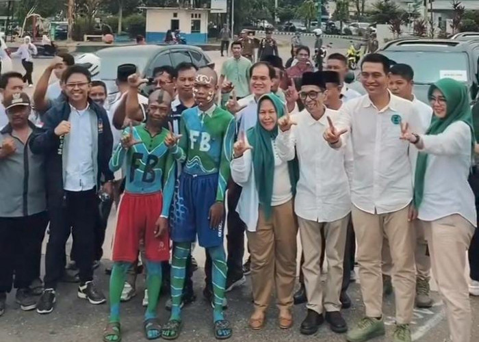 Fadhil-Bakhtiar Bakal Calon Bupati Batanghari Datangi KPU untuk Mendaftar