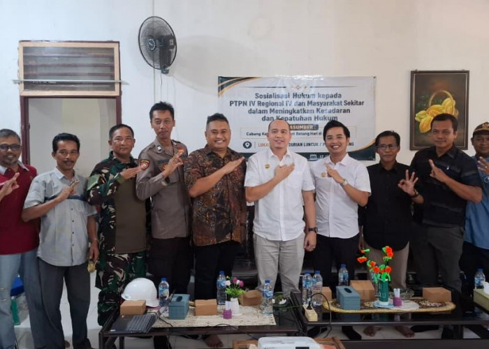 Tingkatkan Kepatuhan Masyarakat, Kebun Durian Luncuk PTPN IV Bersama Cabjari Batanghari Gelar Sosialisasi Huku