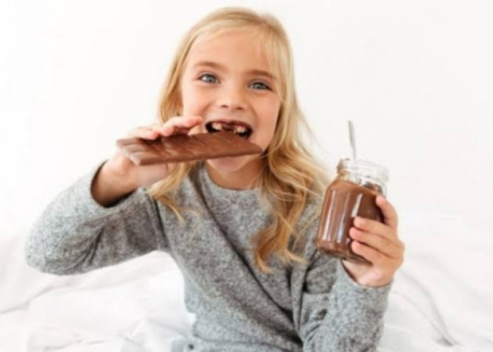 Simak! Ini Tips Mengonsumsi Coklat Tanpa Merusak Gigi