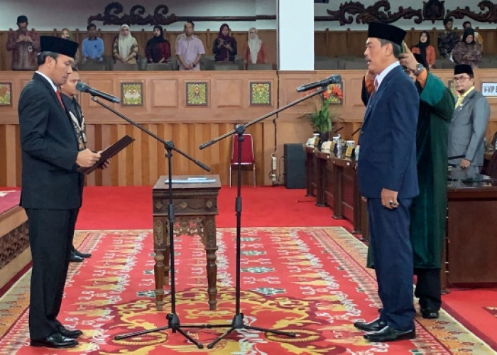 Ketua DPRD Jambi Edi Purwanto Pimpin Paripurna Pengambilan Sumpah PAW M Asriadi