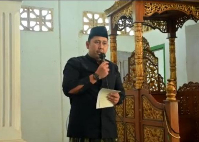 Sholat Id di Durian Lecah, Bupati M. Syukur Temukan Jembatan Rusak, Minta Dinas PU Segera Perbaiki