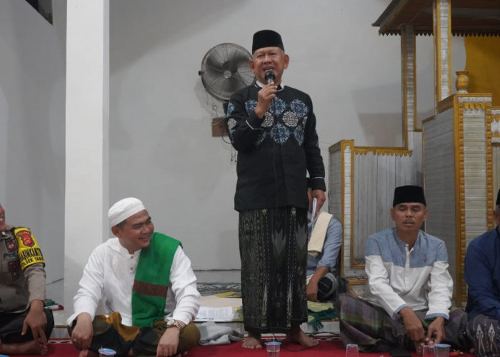 Prioritaskan Perbaikan Jalan, Wabup A. Khafidh Awali Safari Ramadan di Tabir Barat
