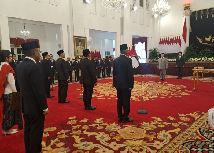 Sjafrie Sjamsoeddin Dilantik sebagai Ketua Dewan Pertahanan Nasional oleh Presiden Prabowo