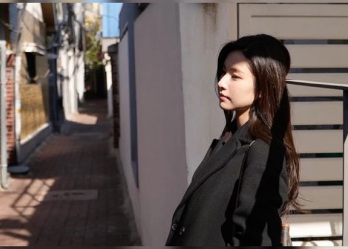 Ha Young Sampaikan Permintaan Maaf Setelah Riwayat Keluarganya Dikaitkan dengan Organisasi Pro-Jepang