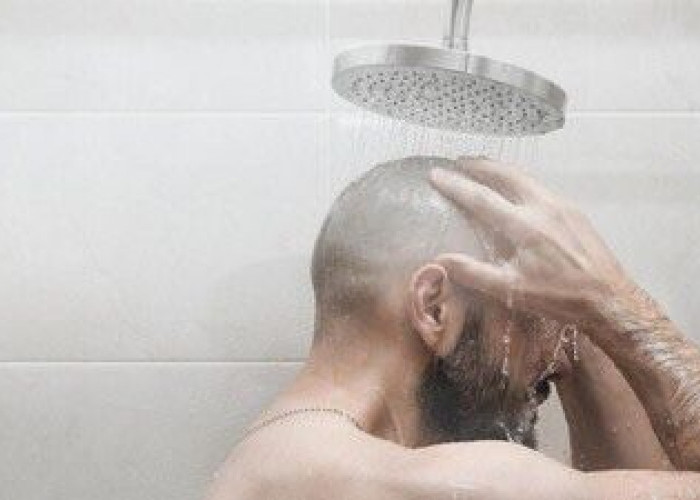 Boleh Langsung Mandi Setelah Berkeringat? Ini Aturannya