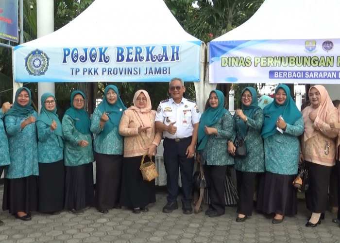 Bukan Cuma Sarapan Gratis, TP PKK dan Dishub Edukasi Keselamatan Lalu Lintas