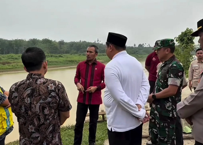 Tinjau Pembangunan Penahan Tebing di Desa Anjung Gedang Jambi, DPR RI Minta Kualitas Pekerjaan Dijaga