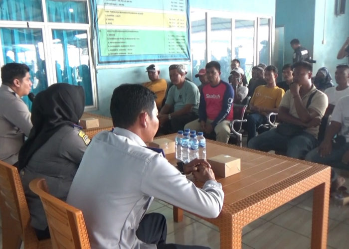 Kabut Asap Kian Pekat, Kapolres Tanjab Barat Imbau Sopir Speedboat Utamakan Keselamatan