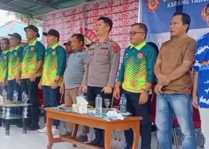 Bupati Hurmin Buka Open Turnamen Sepak Bola Karang Taruna Cup Desa Lidung