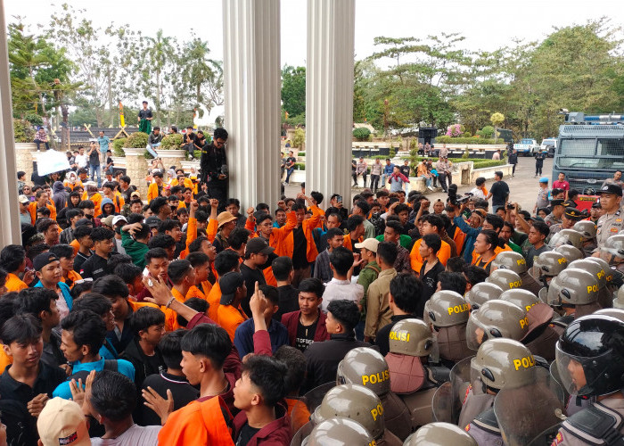 Demo Tolak RUU Pilkada, 10 Mahasiswa di Jambi Terluka