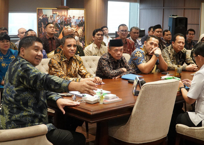 Temui Mentri MENTERI PKP, Gubernur Al Haris Perjuangkan Program Perumahan Rakyat