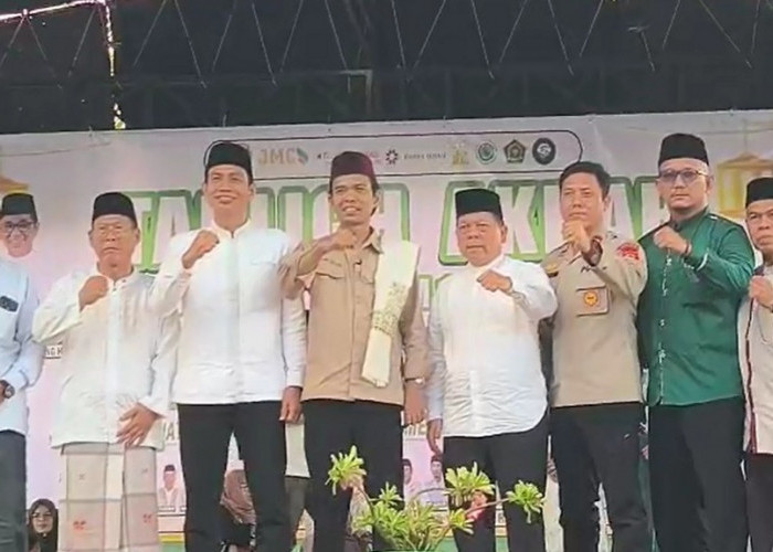 Bupati Batang Hari Hadiri Tabligh Akbar Ustaz Abdul Somad di Desa Terusan