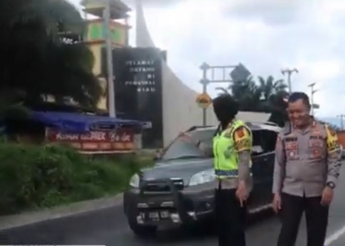  Kapolres Tanjab Barat Tinjau Arus Lalin Jalintim Perbatasan Jambi – Riau