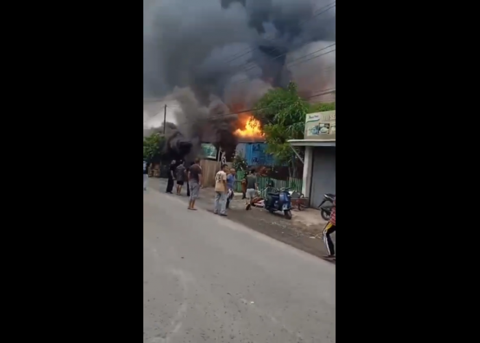4 Rumah Terdampak Kebakaran di Sungai Saren, 3 Rumah Semi Permanen Ludes Terbakar