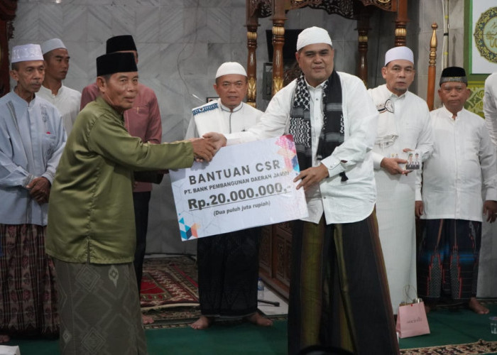 Safari Ramadan di Pijoan, Gubernur Al Haris Salurkan Bantuan untuk Masjid hingga Anak Yatim