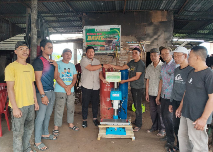Dorong Kapasitas UMKM Pandai Besi, PTPN IV Regional IV Salurkan Mesin Canggih dan Legalitas Usaha di Sungai Pe