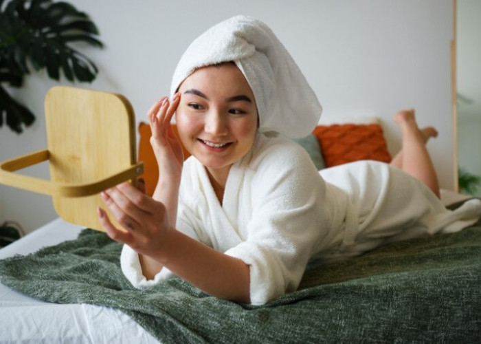 Kamu Bisa Ganti Skincare Berkali-kali, Tapi Pernah Ganti Cara Merawat Kulit dari Dalam?