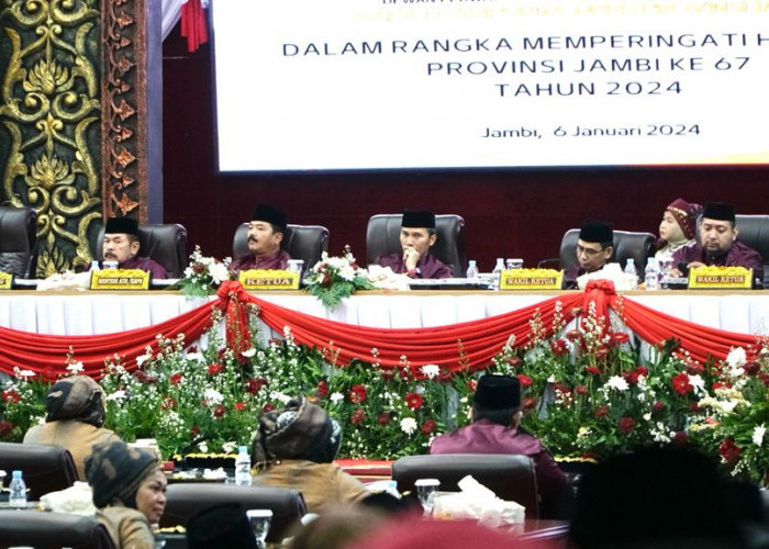 Pimpin Rapat Paripurna, Edi Purwanto Sampaikan Ucapan HUT dan Lima Tahun Komitmen DPRD Bangun Jambi