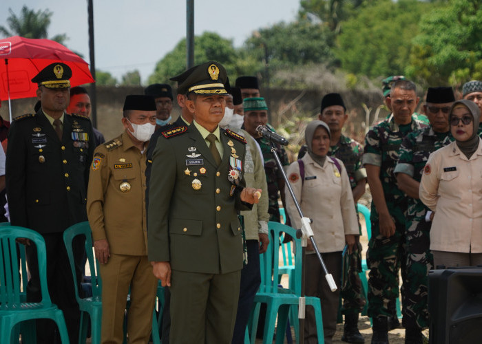 Danrem 042/Gapu Pimpin Pemakaman militer Almarhum Kolonel Inf (Purn) Sutrisno