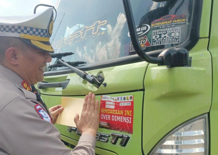 PULUHAN TRUK ODOL DITEMPELI STIKER, SOPIR MENGAKU TAK TAHU KENDARAAN DIMODIFIKASI
