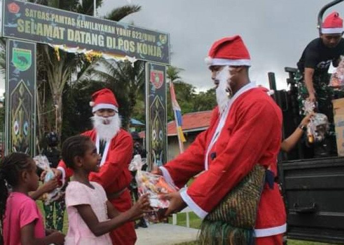 Rayakan Natal di Pedalaman Papua, Truk Pasukan Jadi Kendaraan Santa Claus