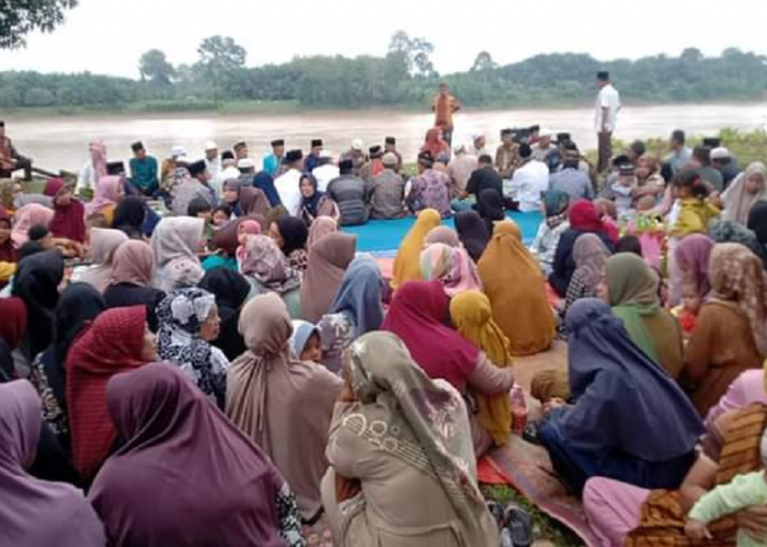 PJ Bachyuni Hadiri dan Sekaligus Melantik Dan Kukuhkan Lam Desa Pulau Kayu Aro 