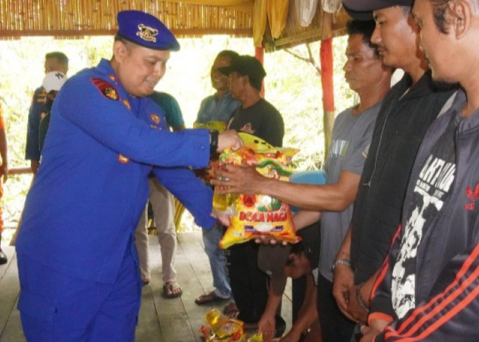 Dirpolairud Polda Jambi Sambangi Warga Pesisir Kampung Laut Lewat Program Sambang Nusa Presisi