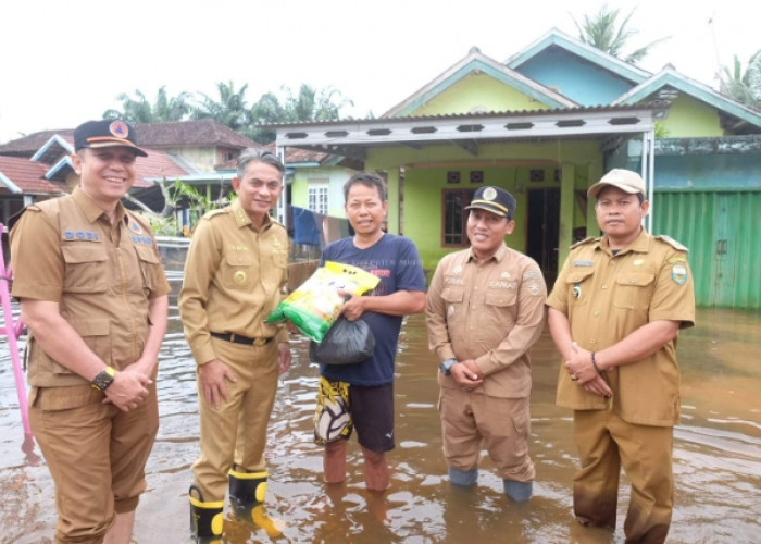 Pemerintah Salurkan Bantuan Sembako di Desa Tantan Muaro Jambi