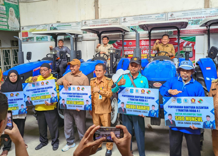 Sinergi Pemkab Merangin, DPRD, dan DPR RI, Lima Kelompok Tani Terima Bantuan Traktor