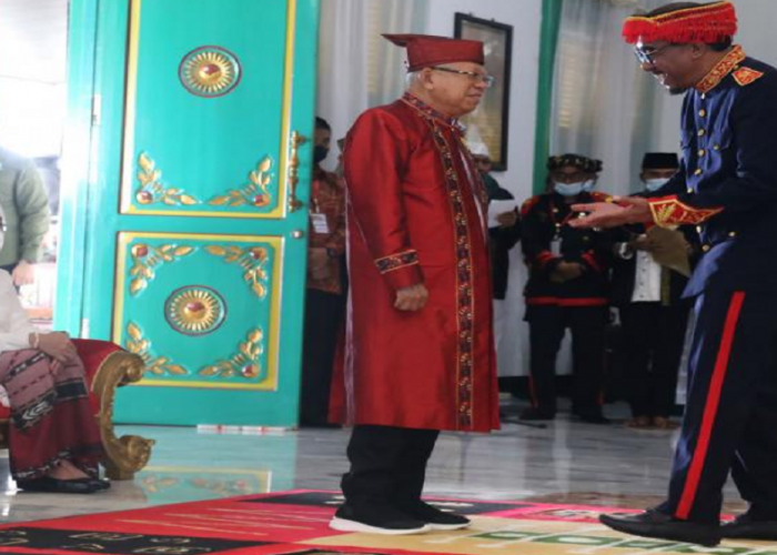 Wapres Ma'aruf Amin Mendapat Gelar Kehormatan dari Sultan Tidore