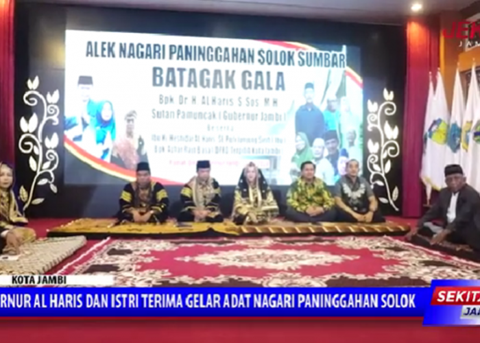 Gubernur Al Haris dan Istri Terima Gelar Adat Nagari Paninggahan Solok 