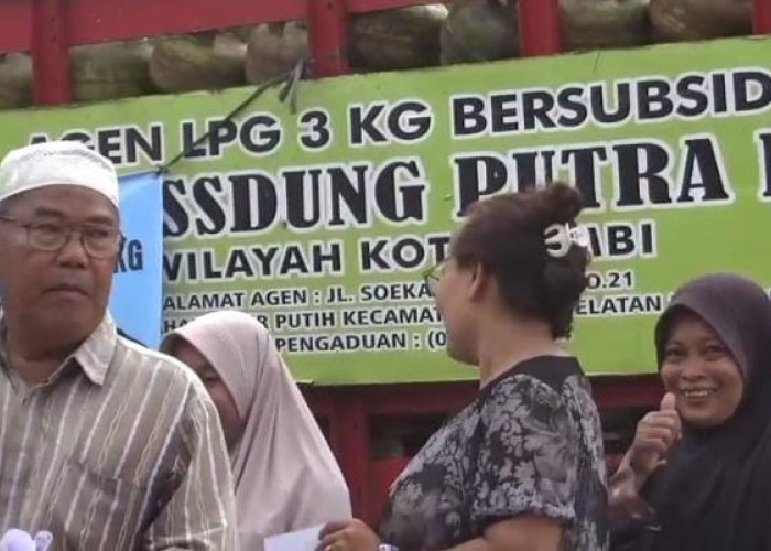 Ratusan Emak-Emak Serbu Elpiji 3 Kg di Pasar Murah Kota Jambi