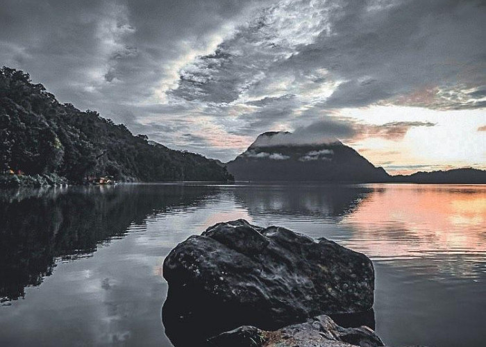 Menakjubkan! Danau Gunung Kerinci: Permata Tersembunyi di Indonesia