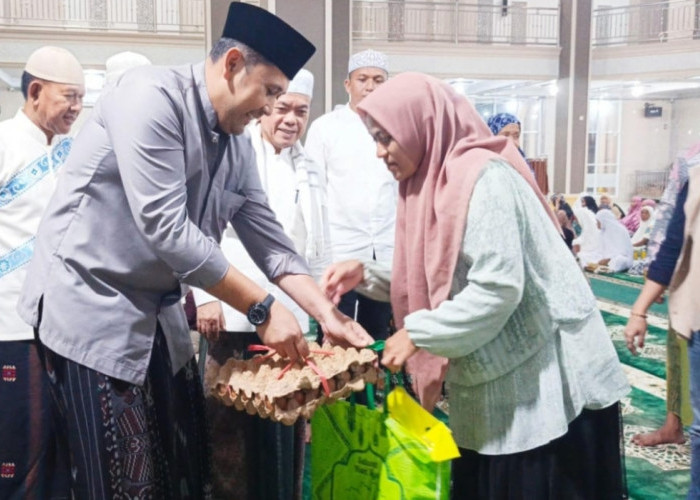 Bupati Syukur Dipuji Gubernur Saat Safari Ramadan di Pamenang